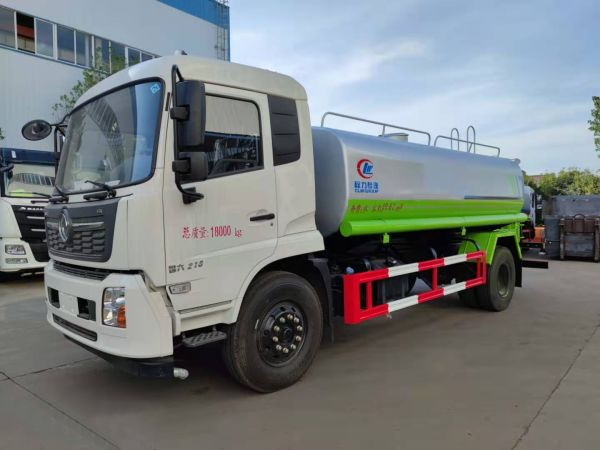 老凱馬灑水車——選用程力動力，品質(zhì)當(dāng)?shù)谝?