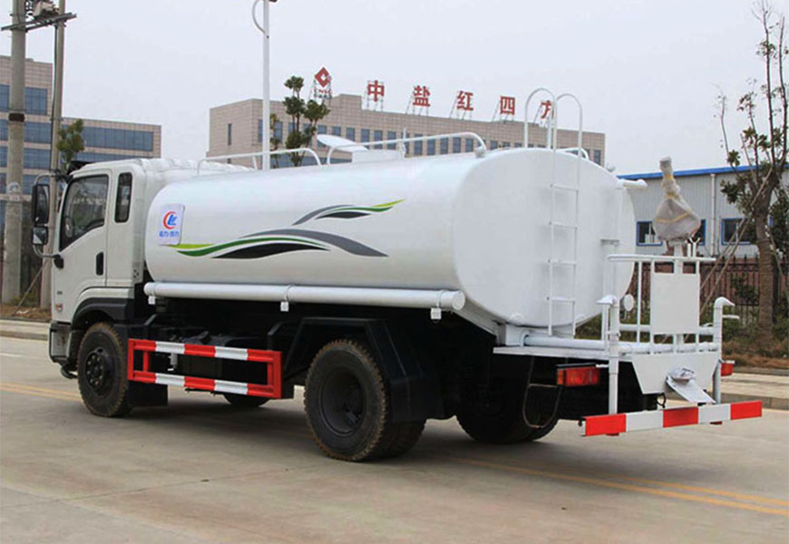 吉林省鎮(zhèn)賚縣二手灑水車：讓環(huán)保水平再上新臺階
