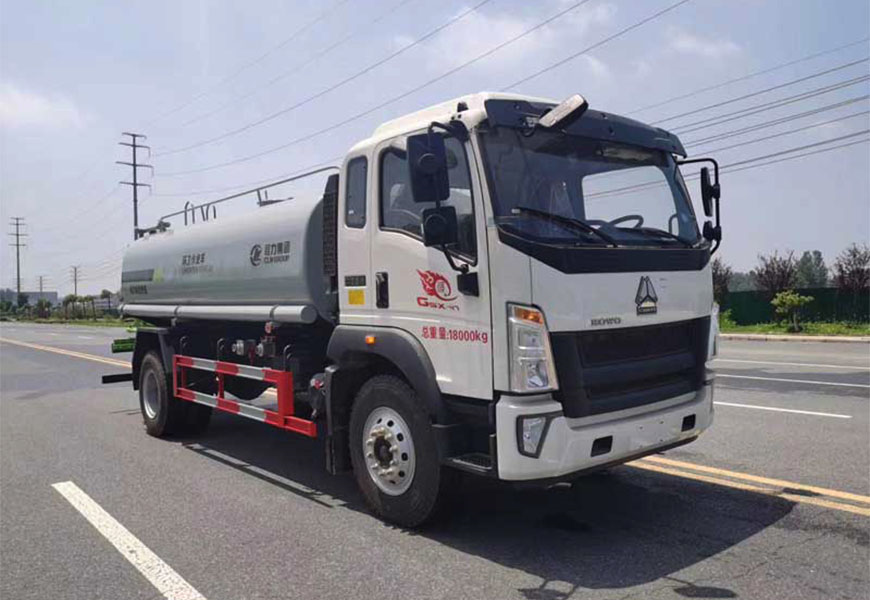 東風(fēng)天錦灑水車(chē)取力器開(kāi)關(guān)在哪
