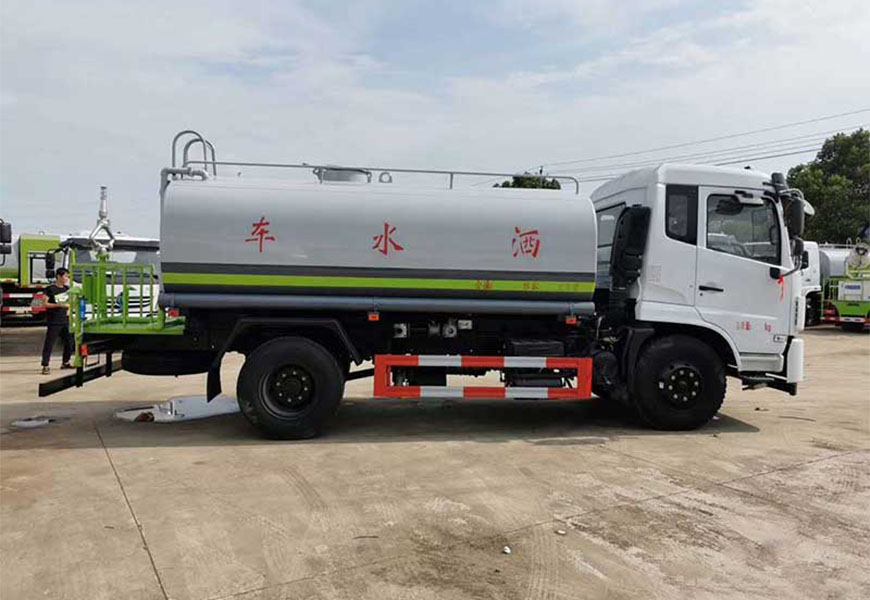 程力灑水車(chē)：異軍突起的領(lǐng)先之選
