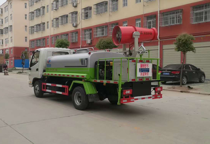 溫州工地灑水車租賃：為工地施工平添一抹清新
