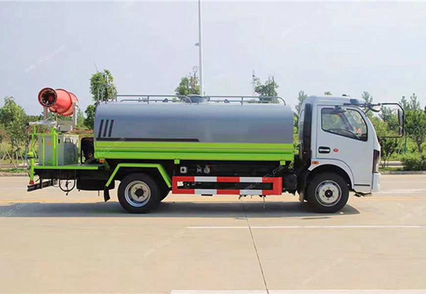 三噸灑水車廠家——程力，為城市保潔助力
