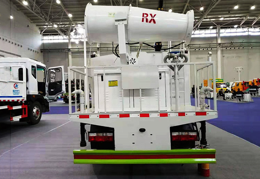 國五江淮8噸多功能灑水車--打造碳酸飲料水的好幫手
