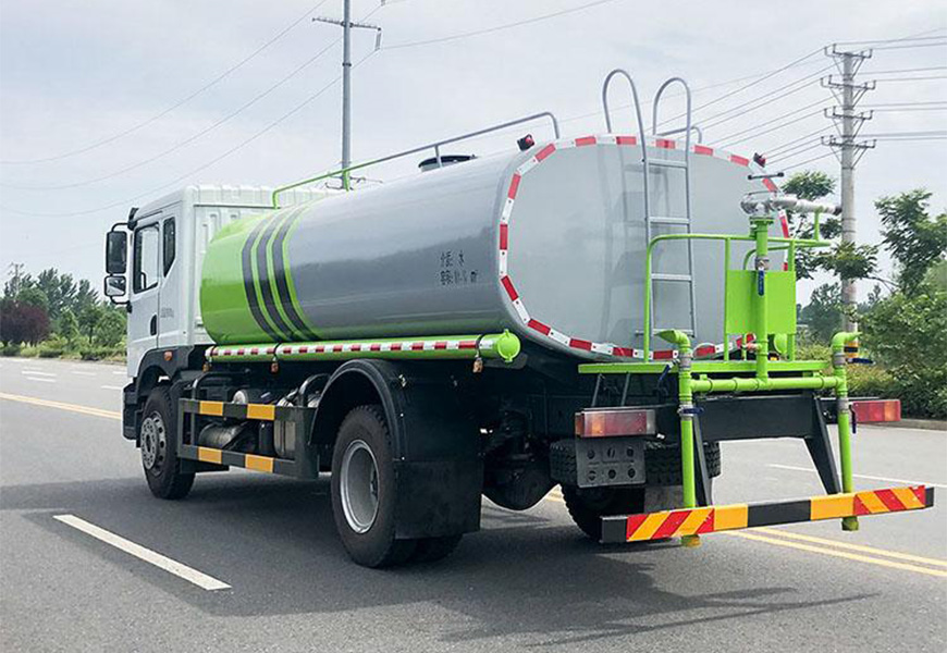 湖北凱力灑水車銷售店電話是0722-3331866，凱力是程力專用汽車股份有限公司旗下品牌之一，專注于灑水車的設(shè)計、制造和銷售。作為一家專業(yè)的灑水車銷售店，凱力擁有多年的經(jīng)驗和良好的信譽，為廣大客戶提供高品質(zhì)、可靠的灑水車產(chǎn)品及相關(guān)服務(wù)。
