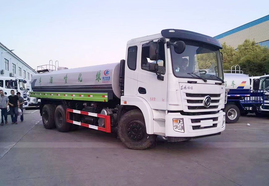 東風(fēng)天錦灑水車廠家地址，擁有卓越品質(zhì)的水車生產(chǎn)基地
