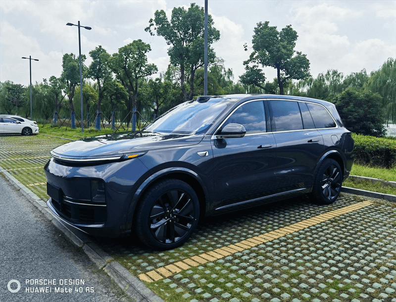 很抱歉，“長安新能源汽車問界 M5”并不存在，我猜測(cè)你想搜索的是“賽力斯問界 M5”汽車，以下是關(guān)于“賽力斯問界 M5”汽車的價(jià)格等信息。
