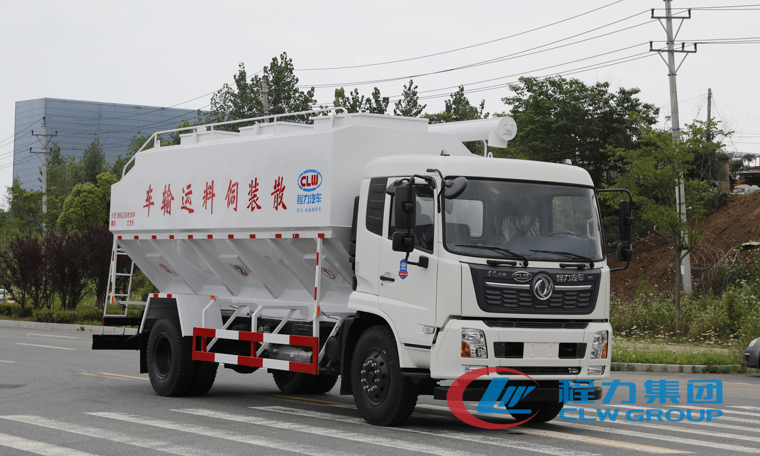 散裝飼料運輸車(圖1) 散裝飼料運輸車(圖1)