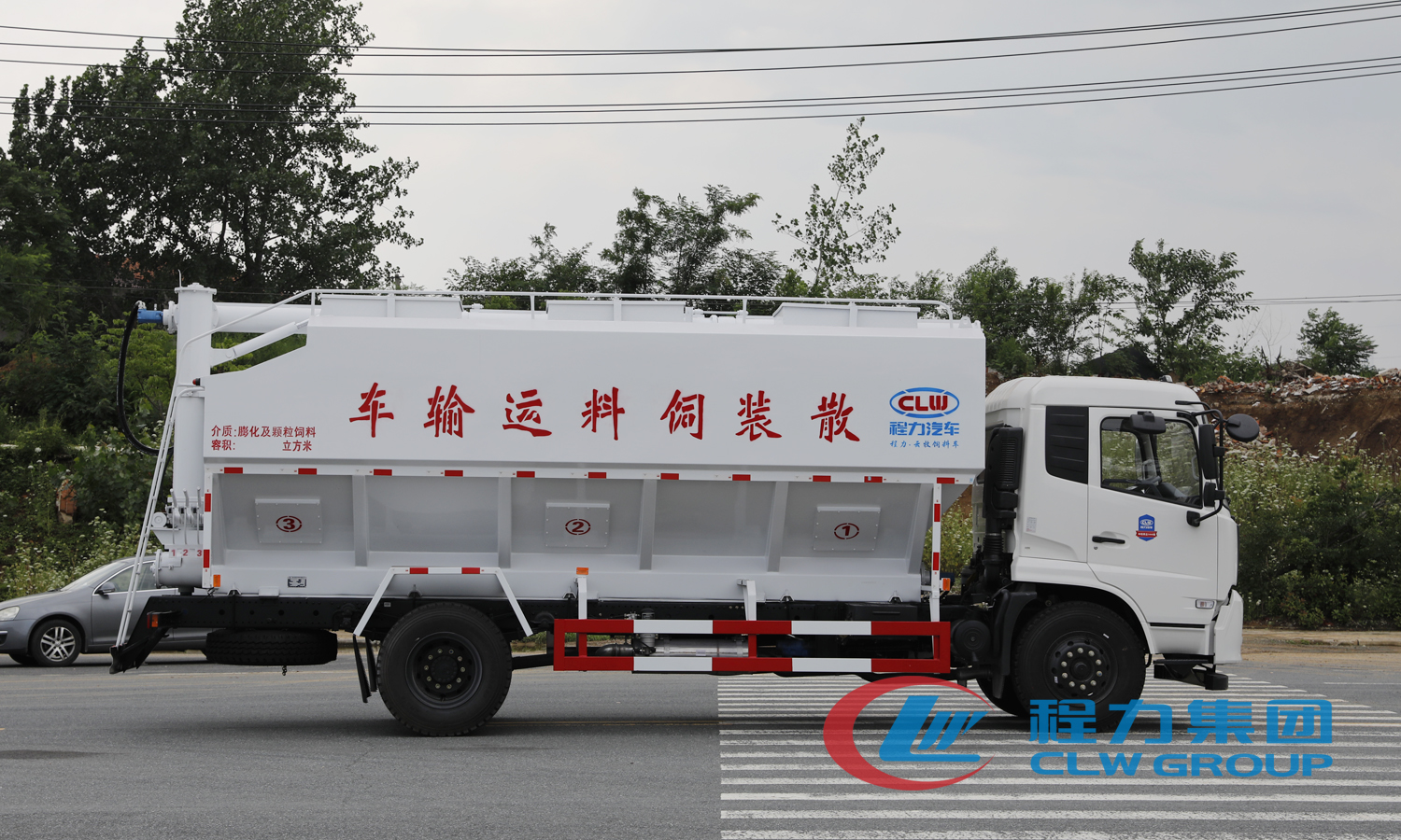 散裝飼料運輸車(圖3) 散裝飼料運輸車(圖3)