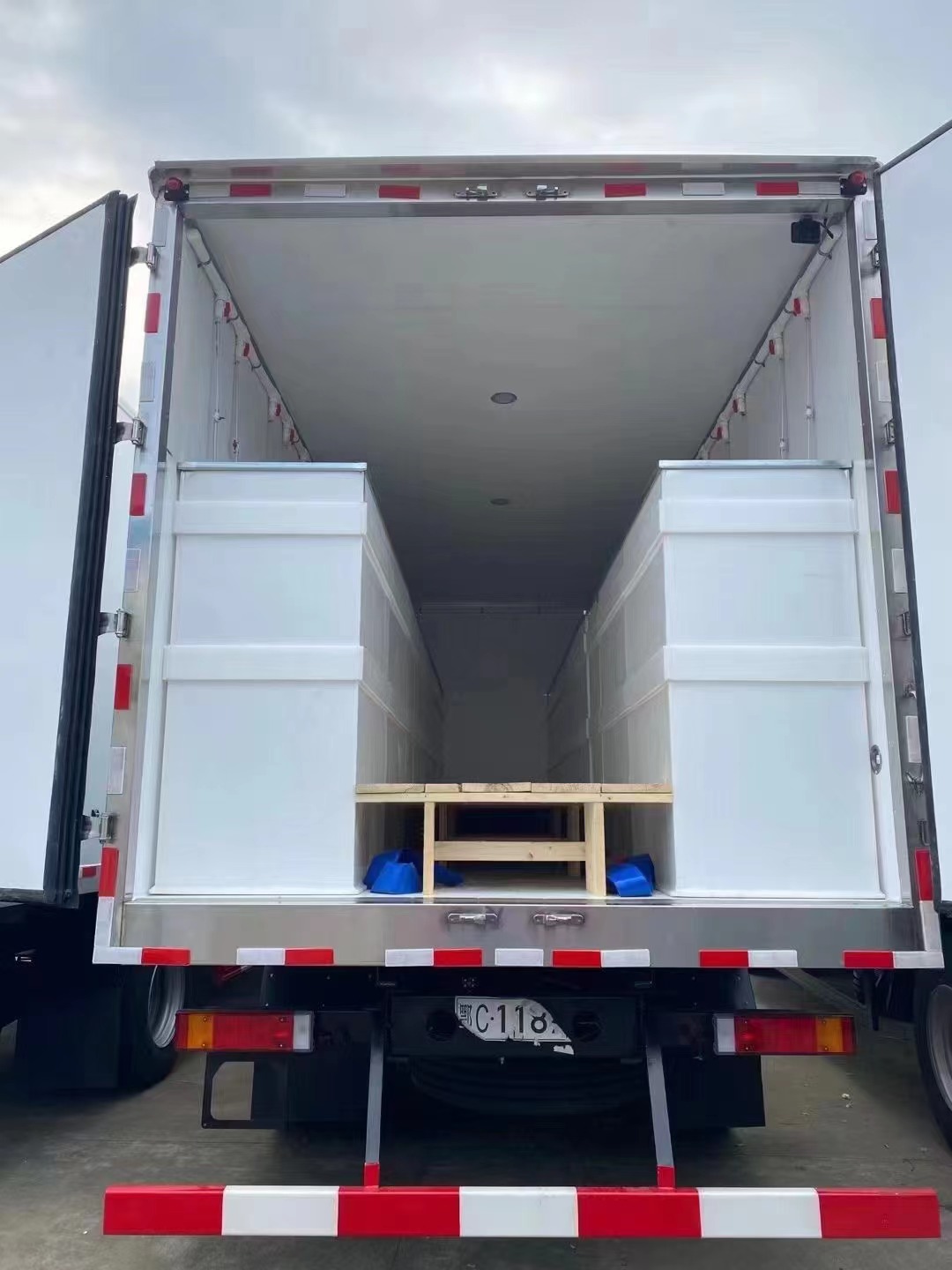 活魚 海鮮水產(chǎn)運(yùn)輸車(圖2) 微信圖片_2023020922143211.jpg