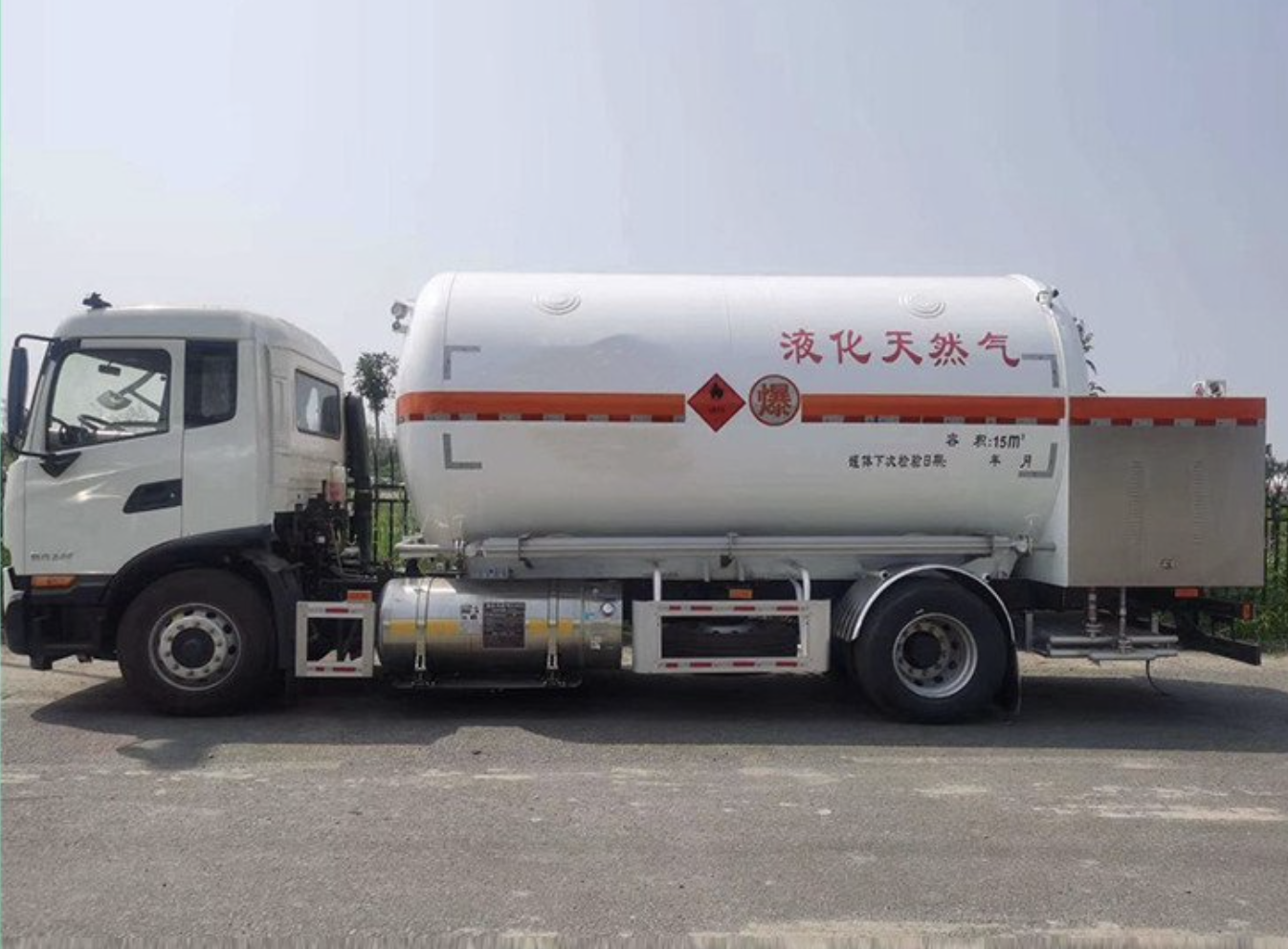 程力lng罐車：開創(chuàng)天然氣運輸安全新時代(高壓氣體運輸車)